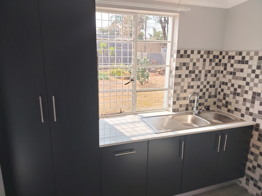 To Let 3 Bedroom Property for Rent in Selection Park Gauteng