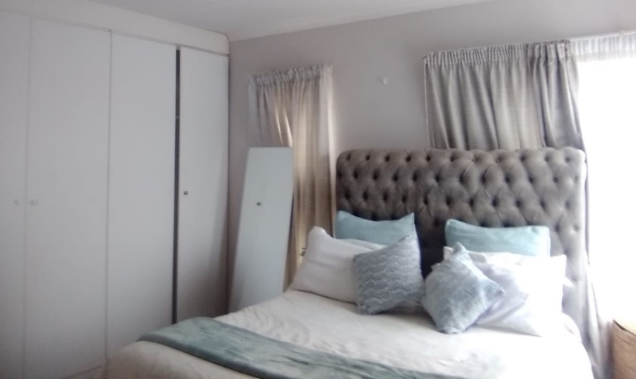 1 Bedroom Property for Sale in Willowbrook Gauteng