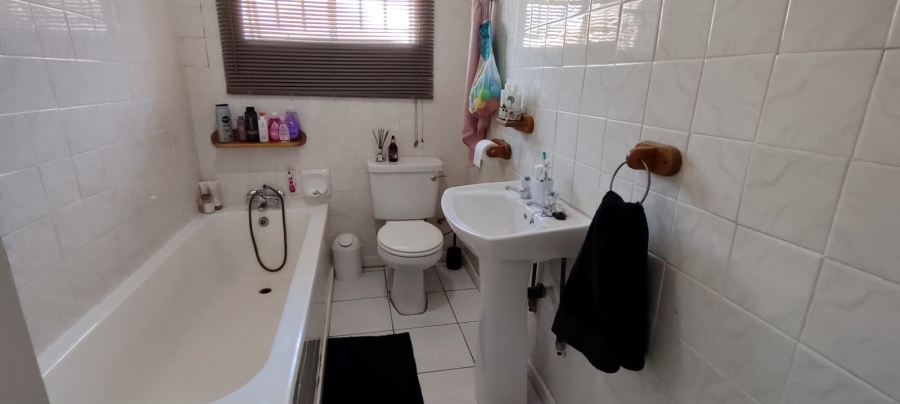 2 Bedroom Property for Sale in Monument Gauteng