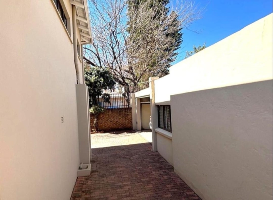 5 Bedroom Property for Sale in Eastwood Gauteng