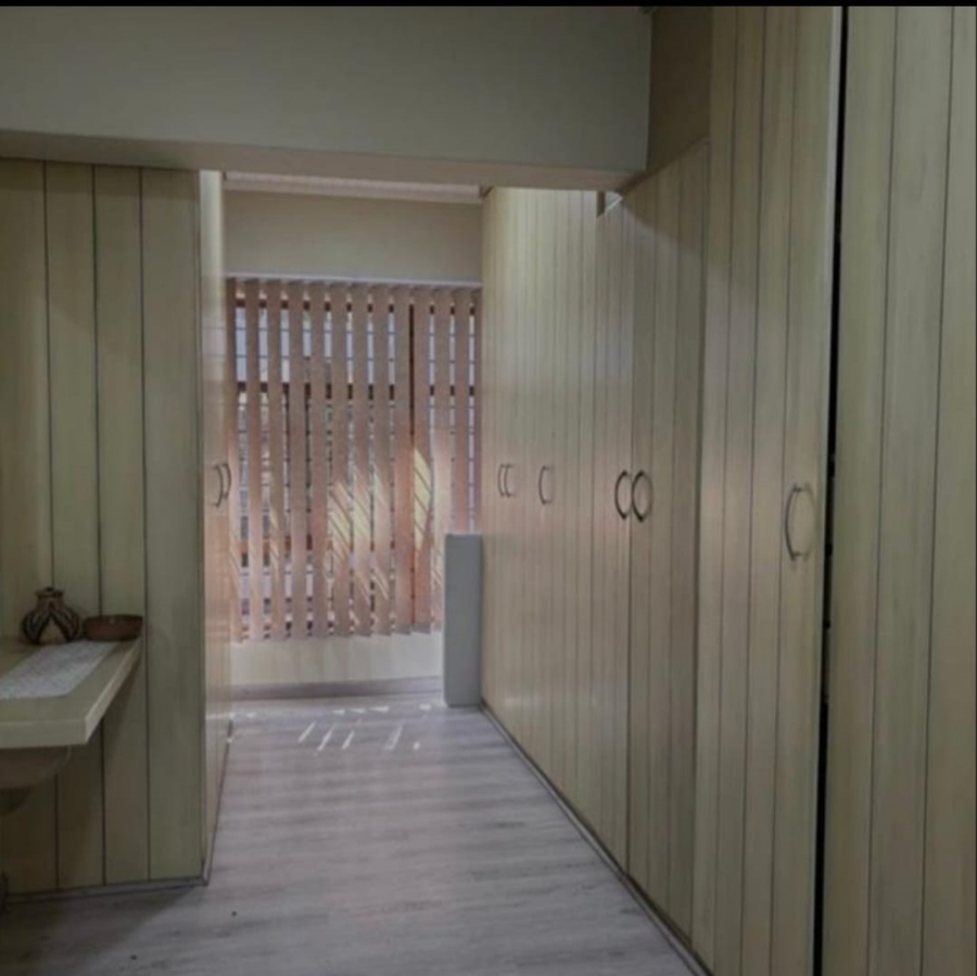 5 Bedroom Property for Sale in Eastwood Gauteng