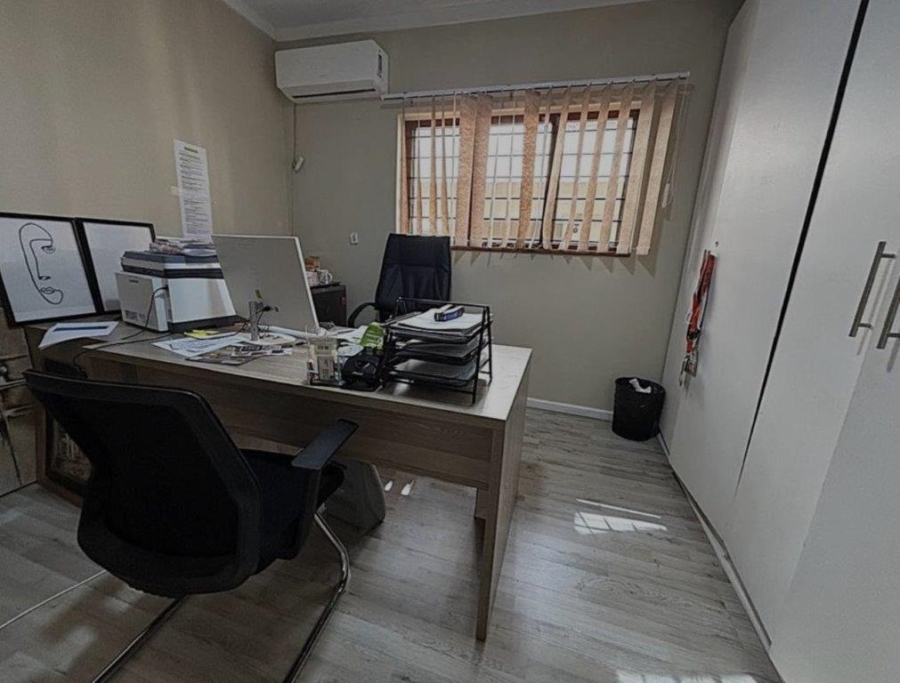 5 Bedroom Property for Sale in Eastwood Gauteng