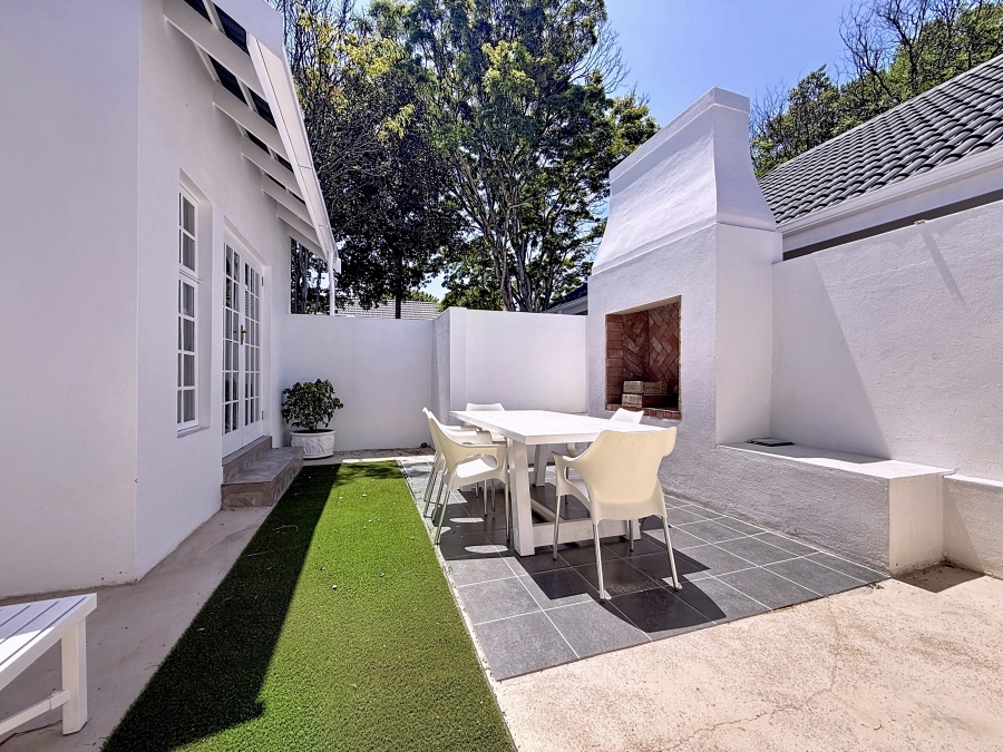 To Let 2 Bedroom Property for Rent in Silver Lakes Golf Estate Gauteng