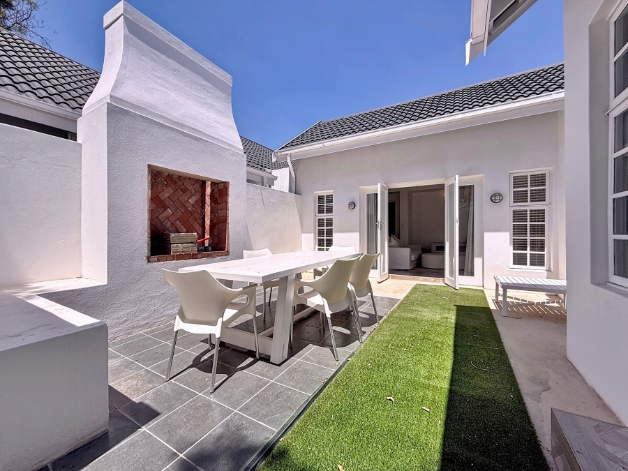 To Let 2 Bedroom Property for Rent in Silver Lakes Golf Estate Gauteng
