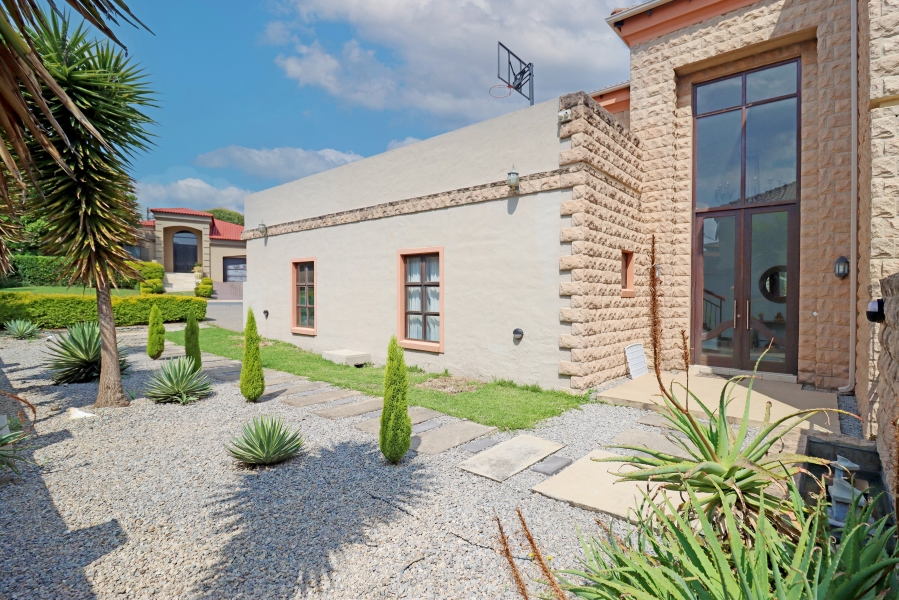 4 Bedroom Property for Sale in Blue Valley Golf Estate Gauteng