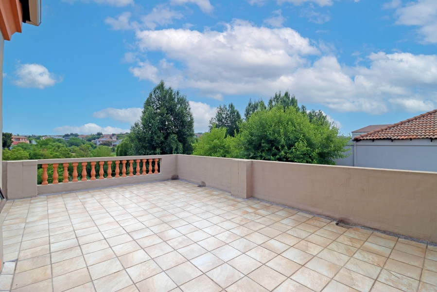 4 Bedroom Property for Sale in Blue Valley Golf Estate Gauteng