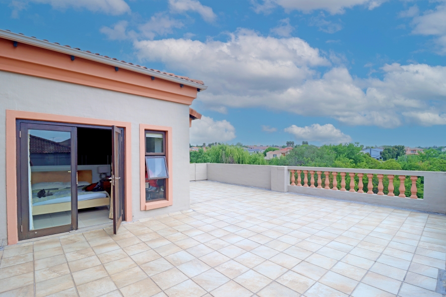 4 Bedroom Property for Sale in Blue Valley Golf Estate Gauteng