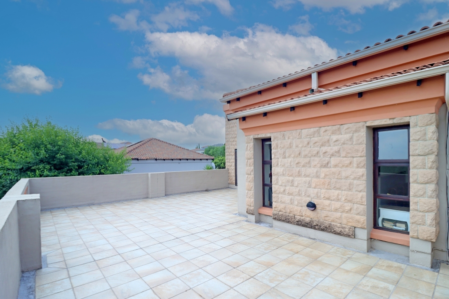 4 Bedroom Property for Sale in Blue Valley Golf Estate Gauteng