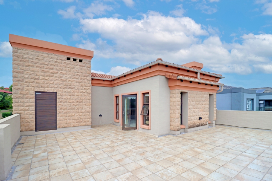 4 Bedroom Property for Sale in Blue Valley Golf Estate Gauteng