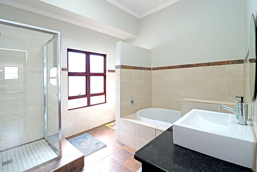 4 Bedroom Property for Sale in Blue Valley Golf Estate Gauteng