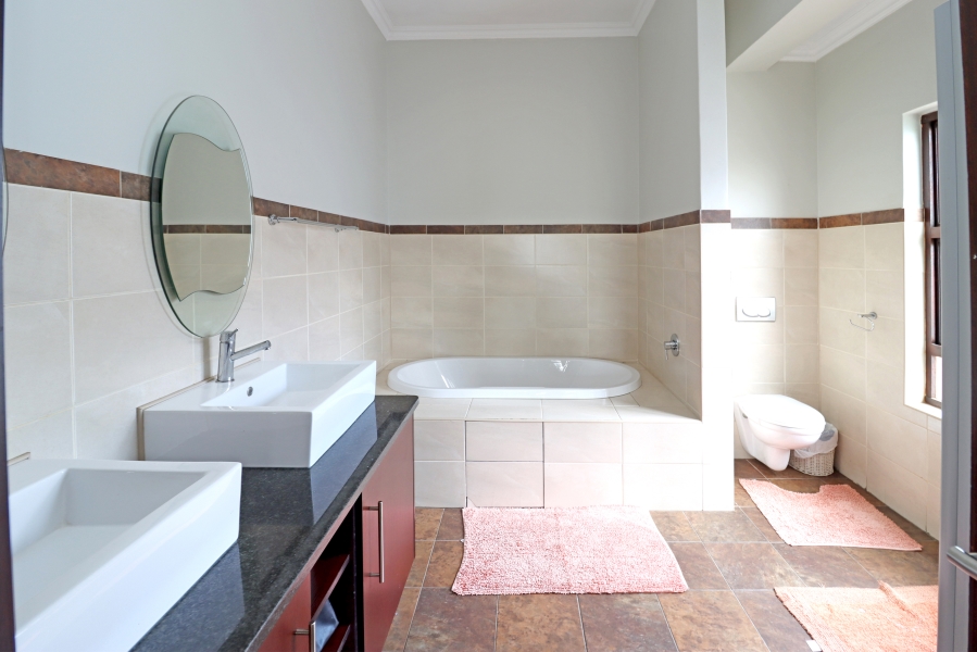 4 Bedroom Property for Sale in Blue Valley Golf Estate Gauteng