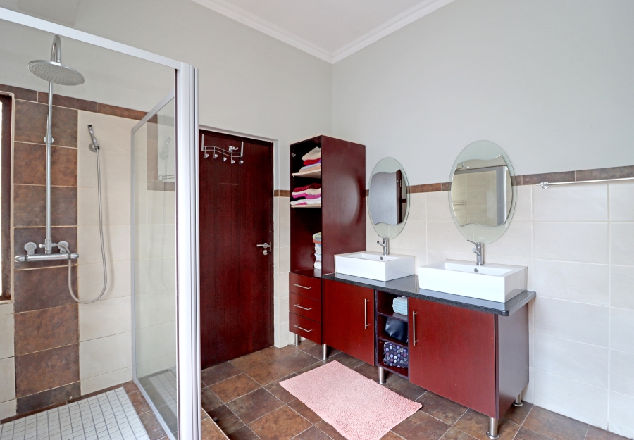 4 Bedroom Property for Sale in Blue Valley Golf Estate Gauteng