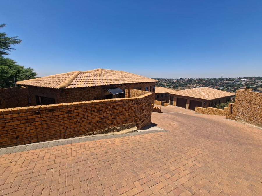 3 Bedroom Property for Sale in Kenmare Gauteng
