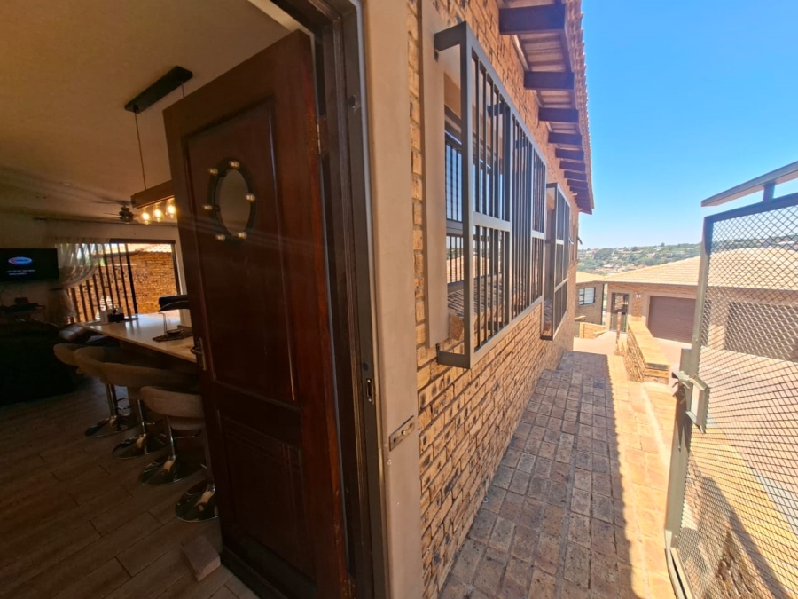 3 Bedroom Property for Sale in Kenmare Gauteng