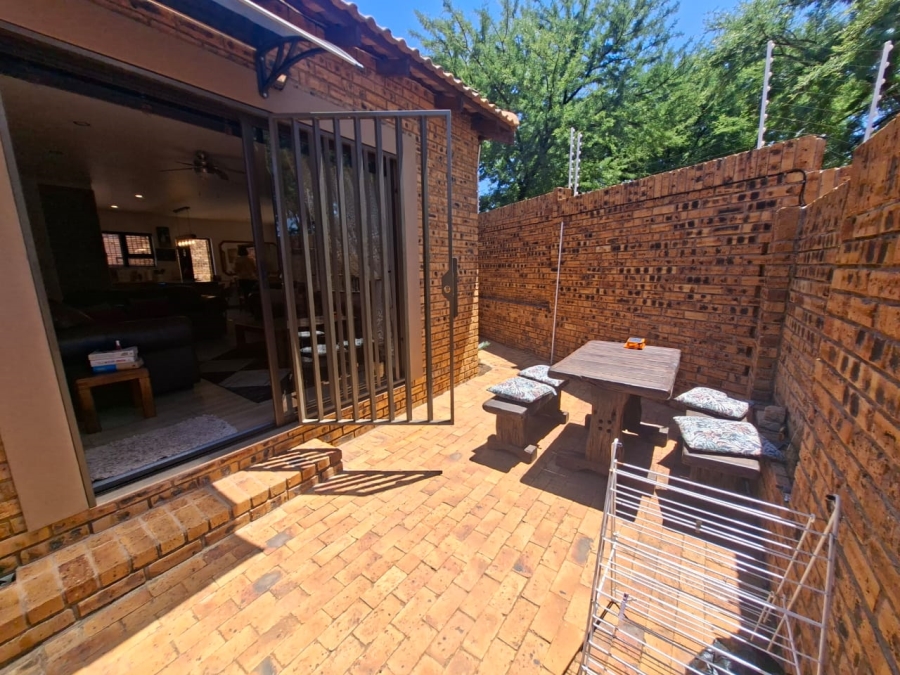 3 Bedroom Property for Sale in Kenmare Gauteng