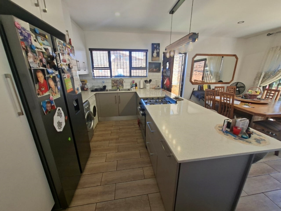 3 Bedroom Property for Sale in Kenmare Gauteng