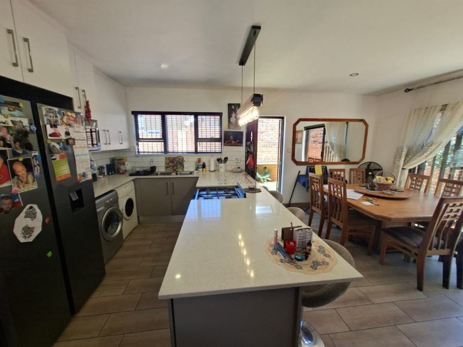 3 Bedroom Property for Sale in Kenmare Gauteng