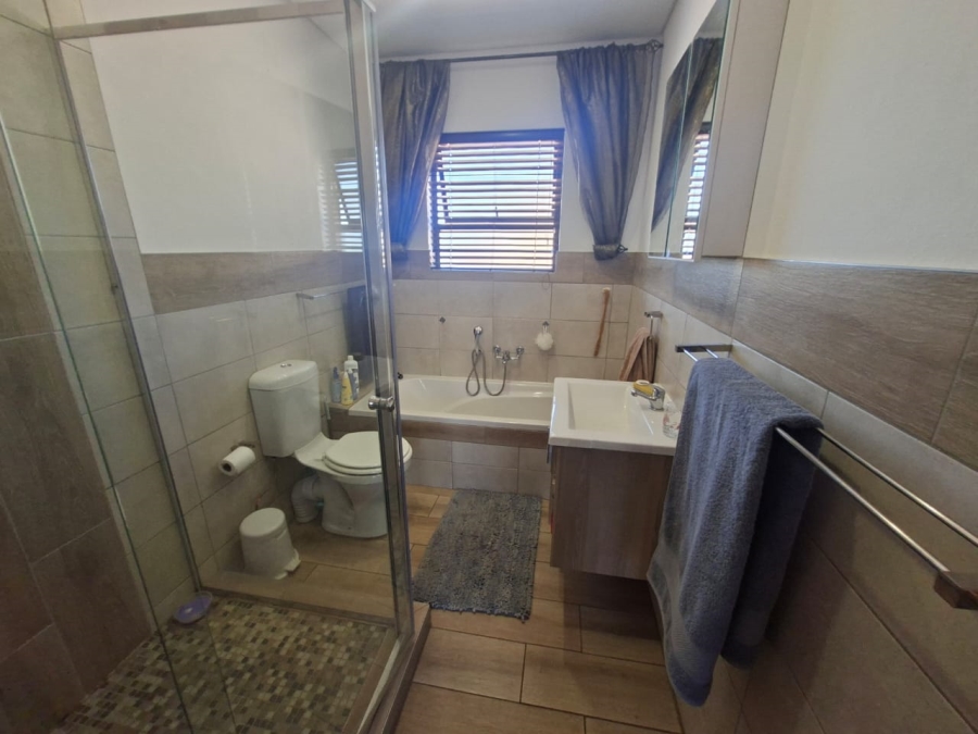 3 Bedroom Property for Sale in Kenmare Gauteng