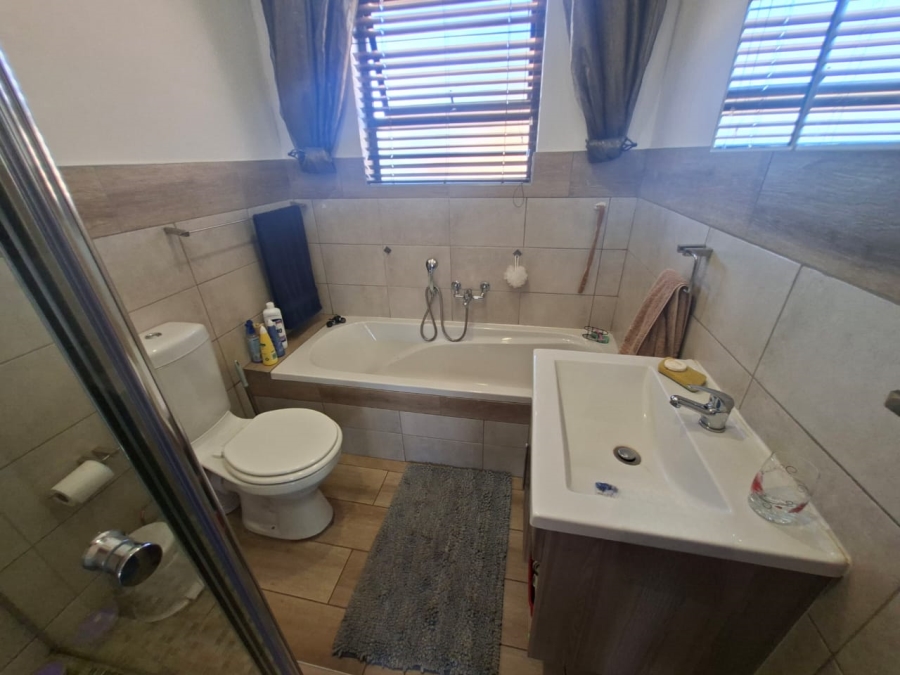 3 Bedroom Property for Sale in Kenmare Gauteng