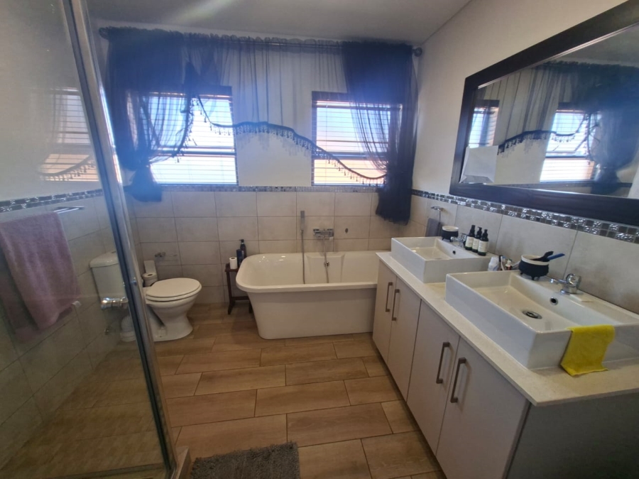 3 Bedroom Property for Sale in Kenmare Gauteng