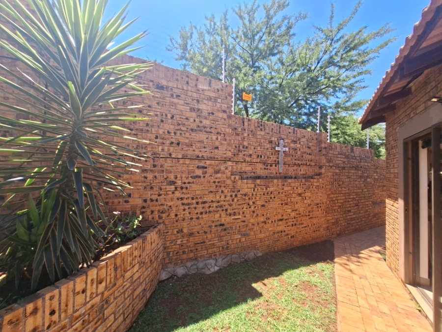 3 Bedroom Property for Sale in Kenmare Gauteng
