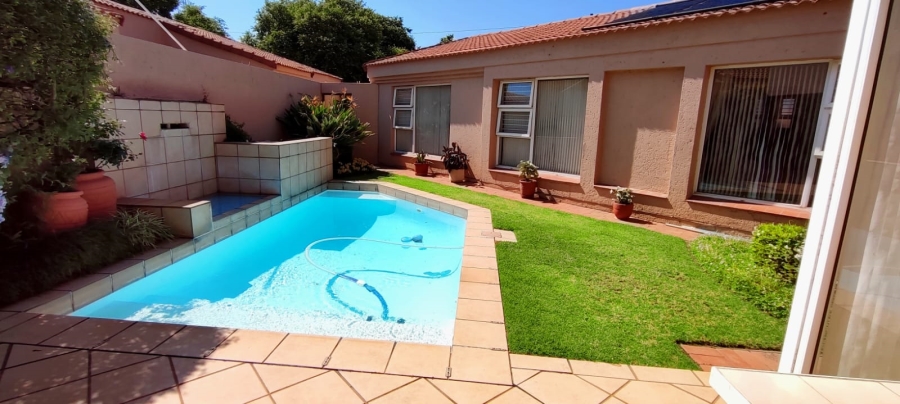 3 Bedroom Property for Sale in Monument Gauteng