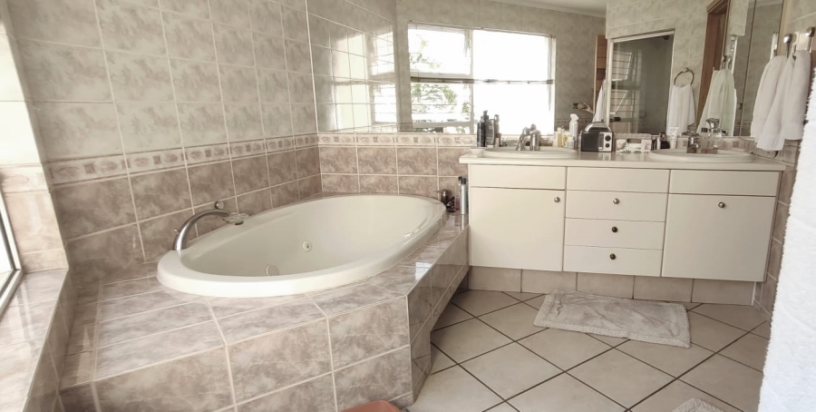 3 Bedroom Property for Sale in Monument Gauteng