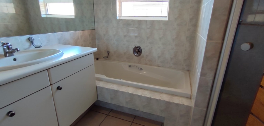 3 Bedroom Property for Sale in Monument Gauteng