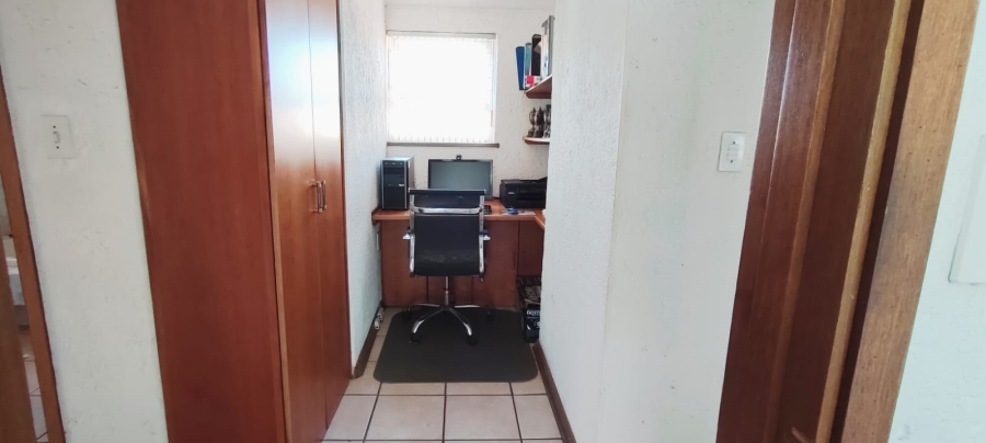 3 Bedroom Property for Sale in Monument Gauteng