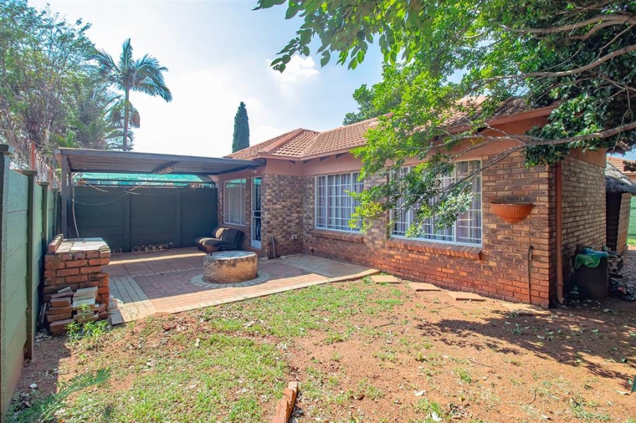 2 Bedroom Property for Sale in Doornpoort Gauteng