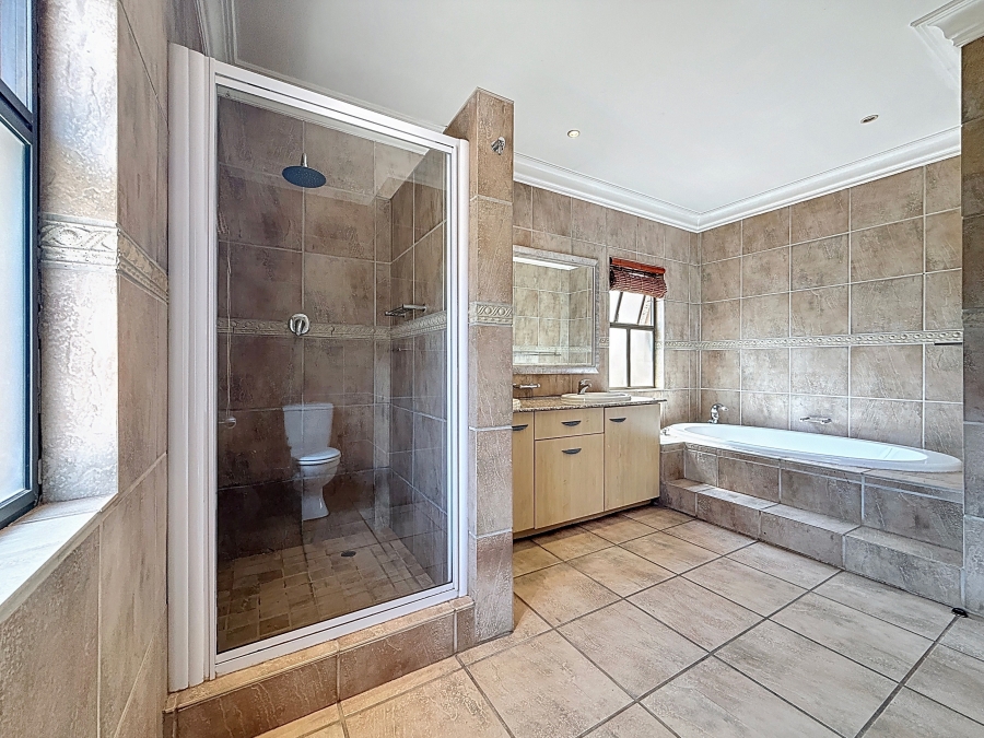 4 Bedroom Property for Sale in Silver Lakes Golf Estate Gauteng