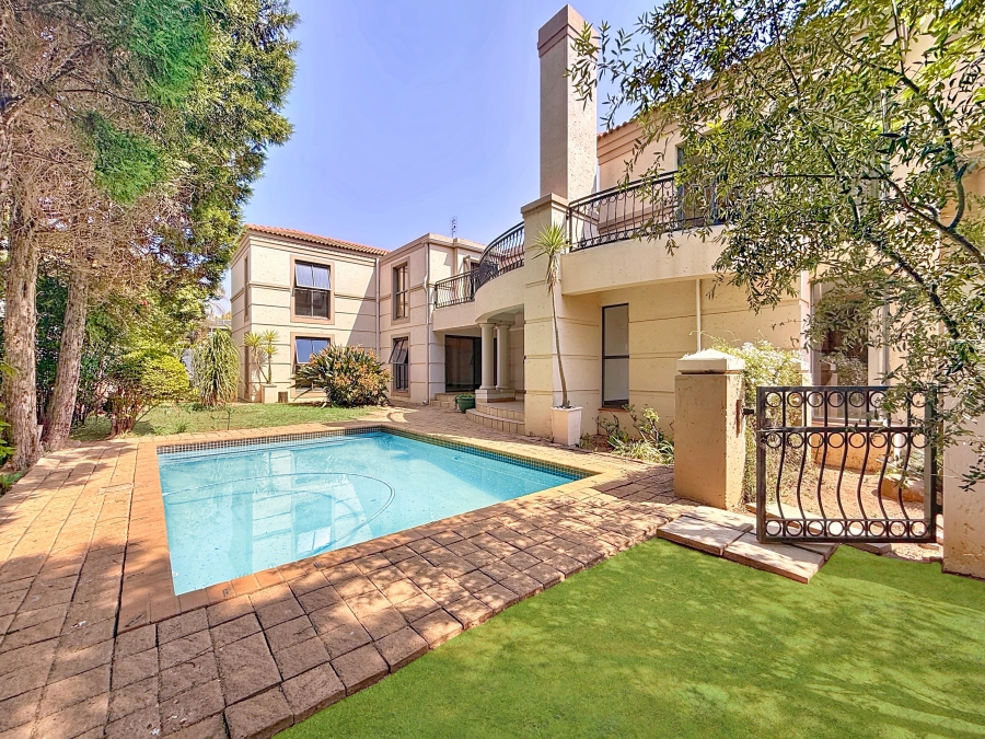 4 Bedroom Property for Sale in Silver Lakes Golf Estate Gauteng