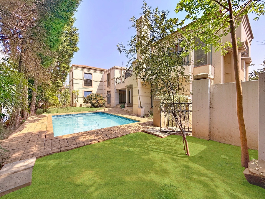 4 Bedroom Property for Sale in Silver Lakes Golf Estate Gauteng