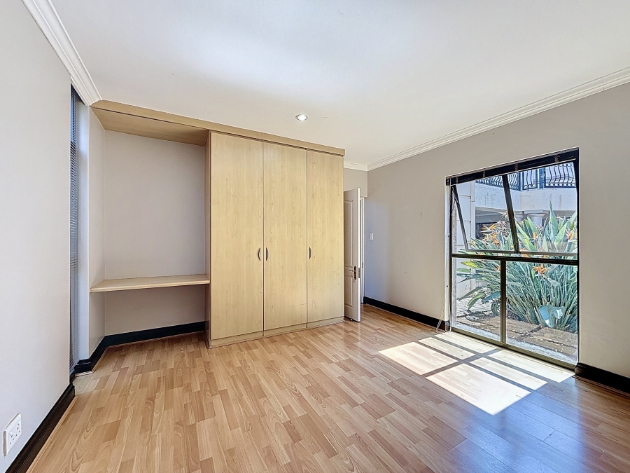 4 Bedroom Property for Sale in Silver Lakes Golf Estate Gauteng