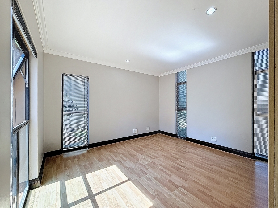 4 Bedroom Property for Sale in Silver Lakes Golf Estate Gauteng