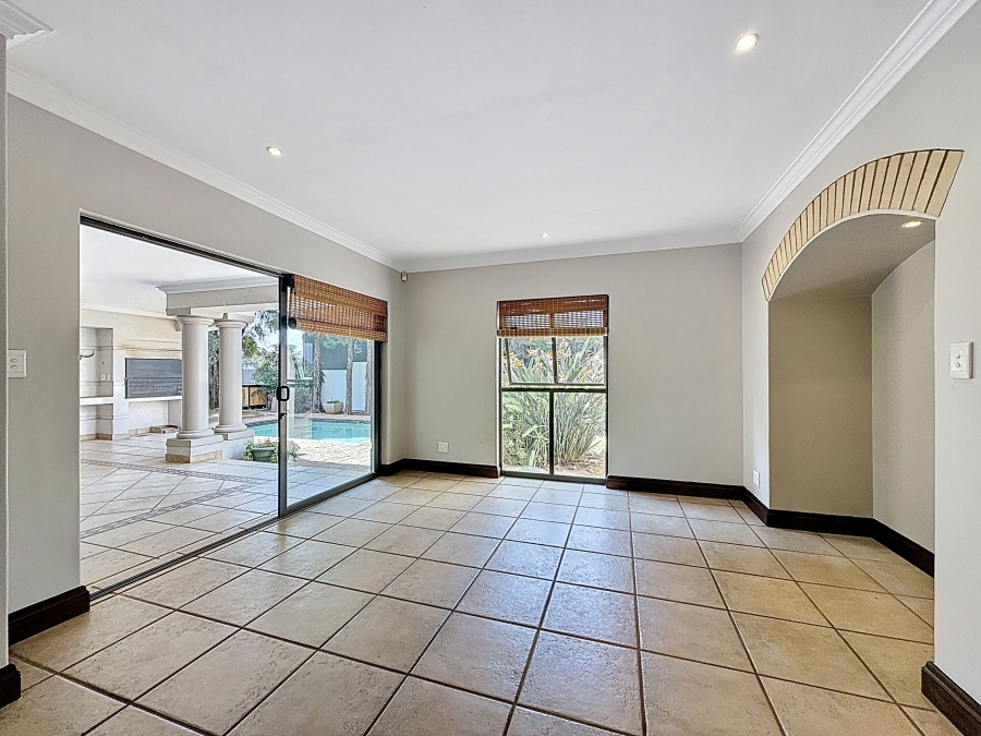 4 Bedroom Property for Sale in Silver Lakes Golf Estate Gauteng