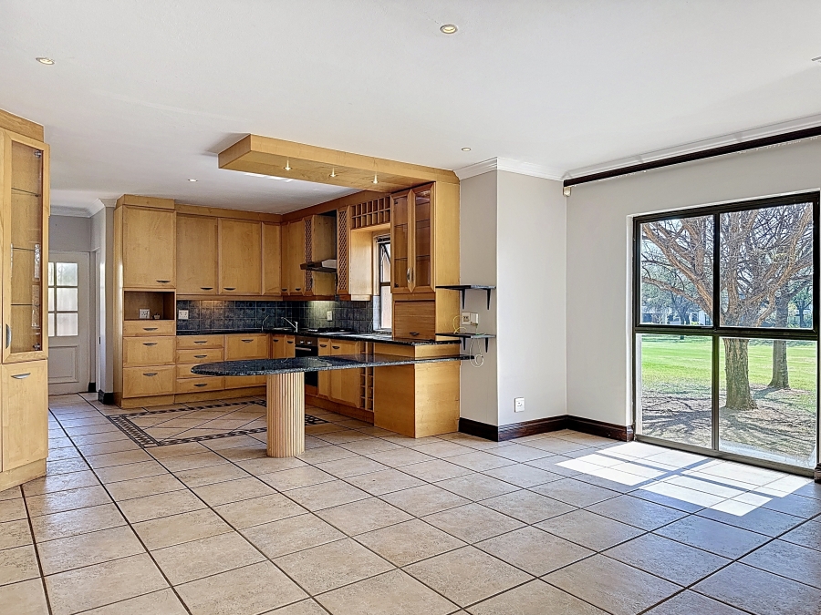 4 Bedroom Property for Sale in Silver Lakes Golf Estate Gauteng