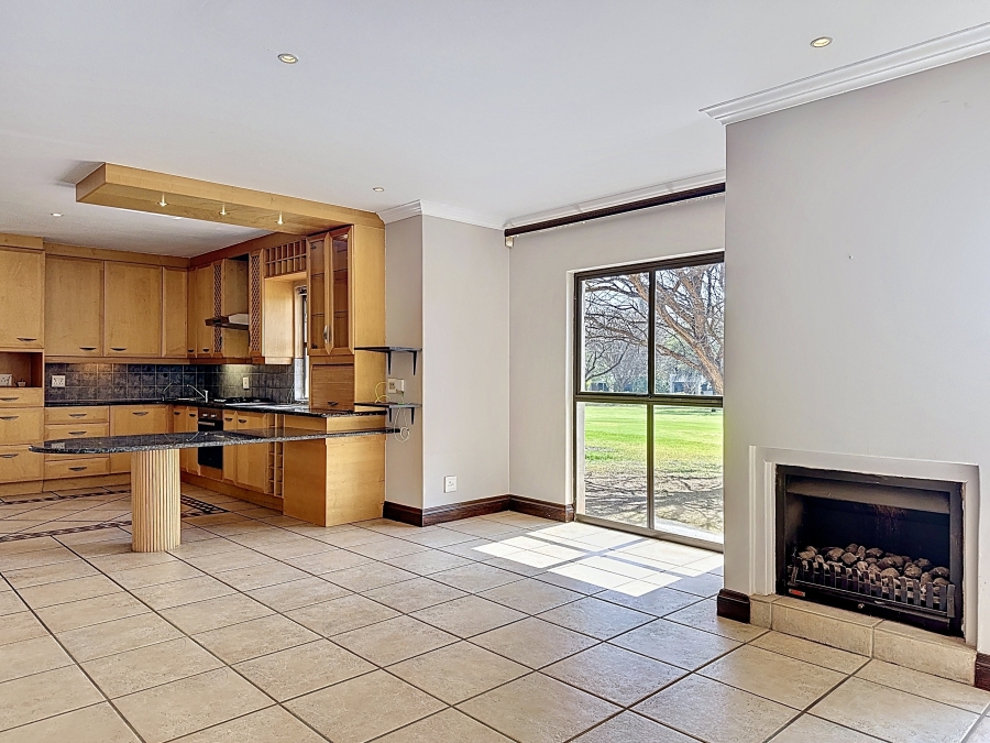 4 Bedroom Property for Sale in Silver Lakes Golf Estate Gauteng