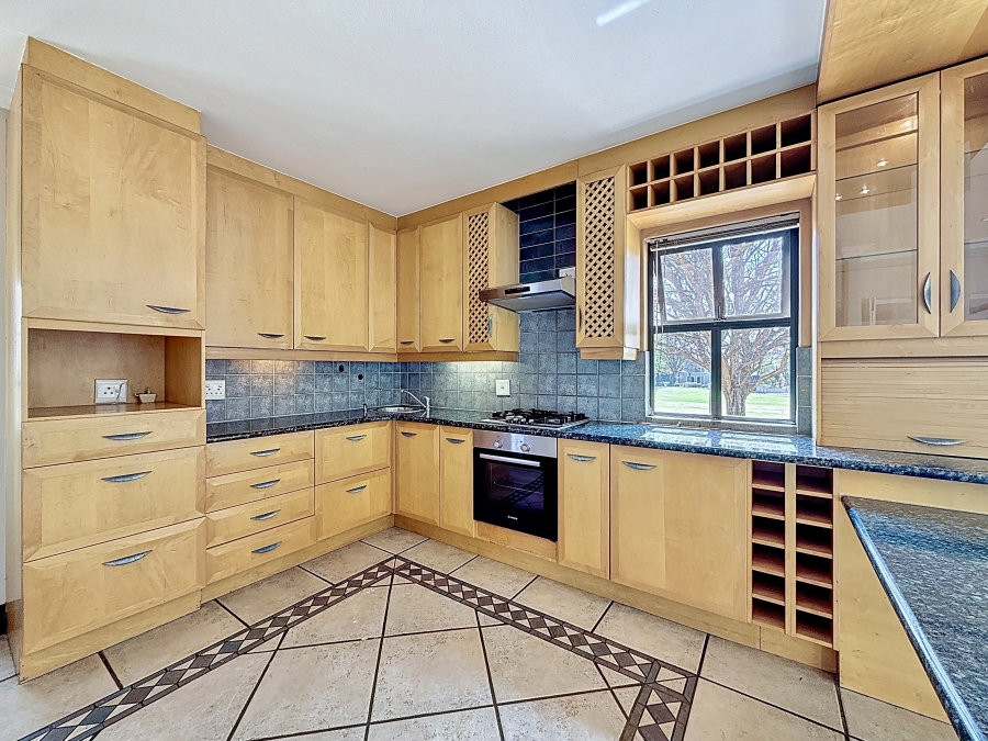 4 Bedroom Property for Sale in Silver Lakes Golf Estate Gauteng