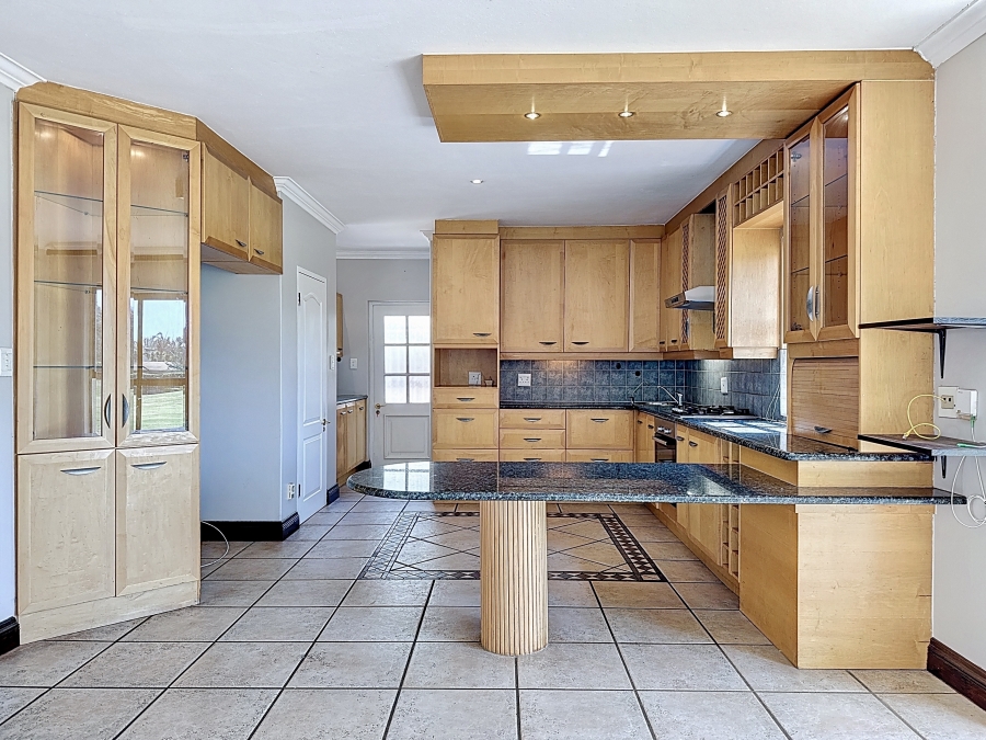 4 Bedroom Property for Sale in Silver Lakes Golf Estate Gauteng