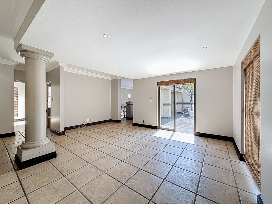 4 Bedroom Property for Sale in Silver Lakes Golf Estate Gauteng