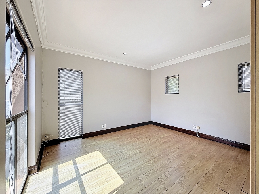 4 Bedroom Property for Sale in Silver Lakes Golf Estate Gauteng