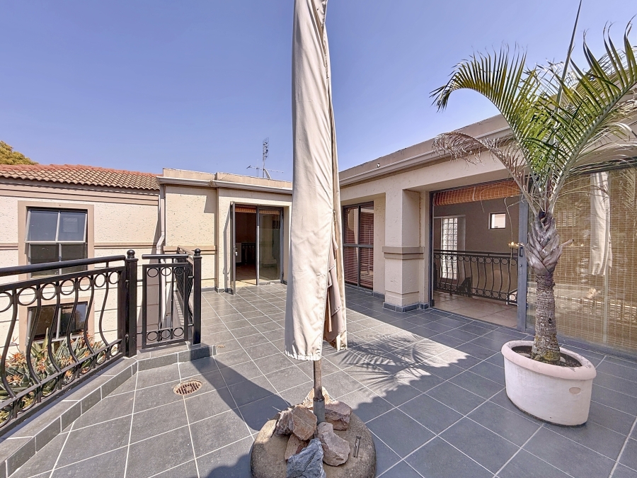 4 Bedroom Property for Sale in Silver Lakes Golf Estate Gauteng