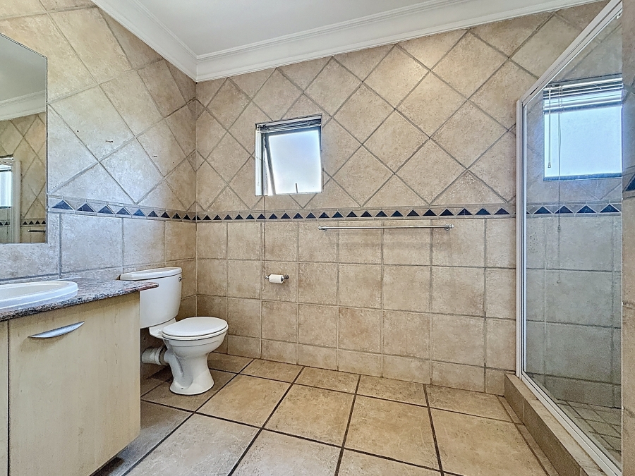 4 Bedroom Property for Sale in Silver Lakes Golf Estate Gauteng