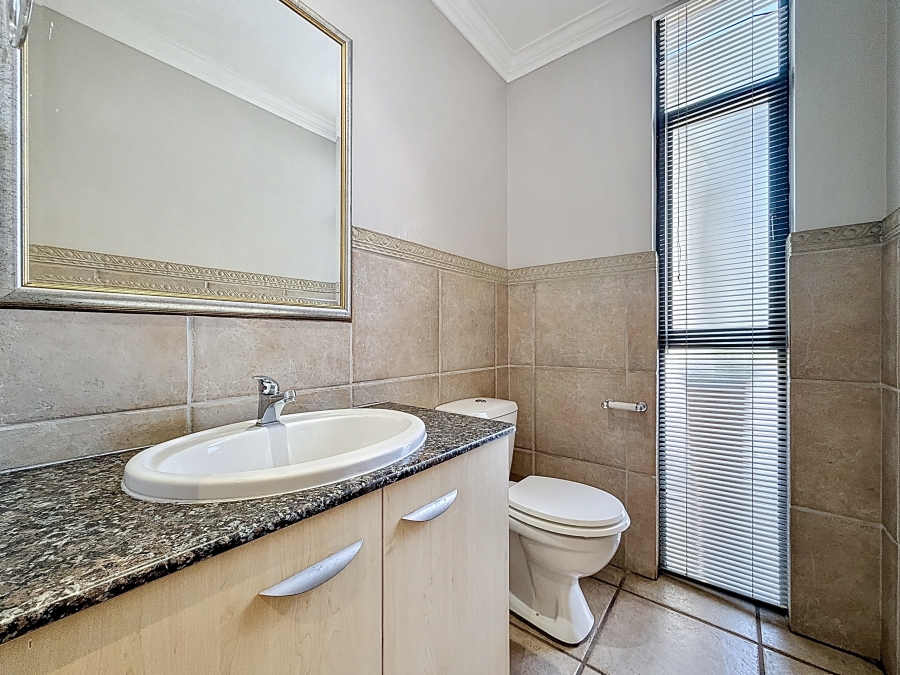 4 Bedroom Property for Sale in Silver Lakes Golf Estate Gauteng