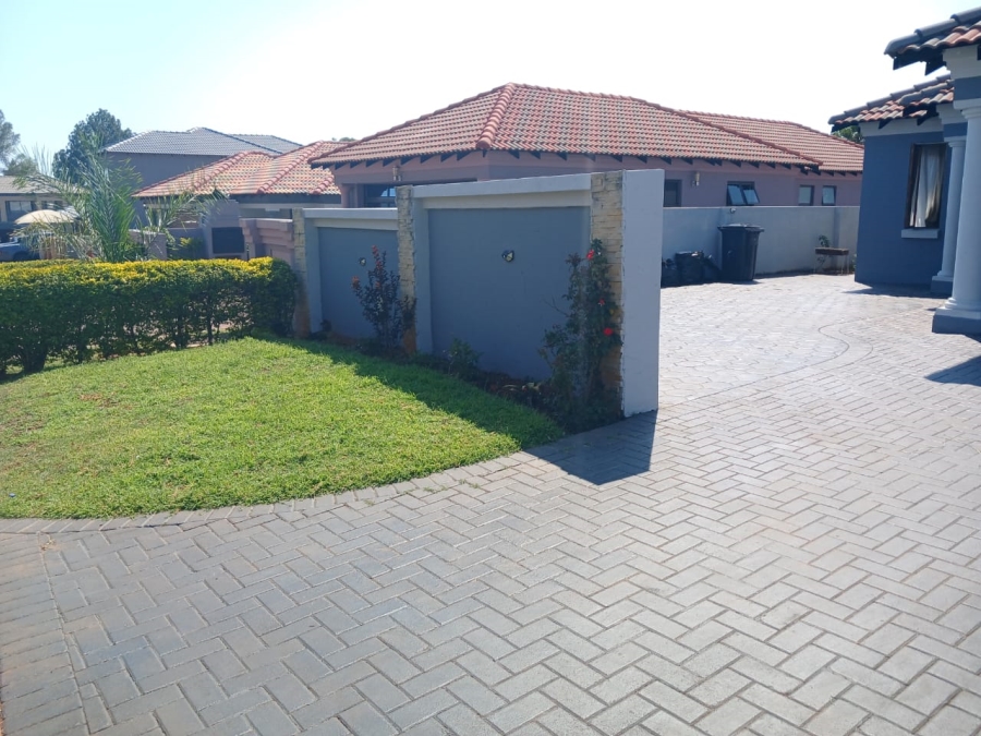 To Let 3 Bedroom Property for Rent in Amandasig Gauteng