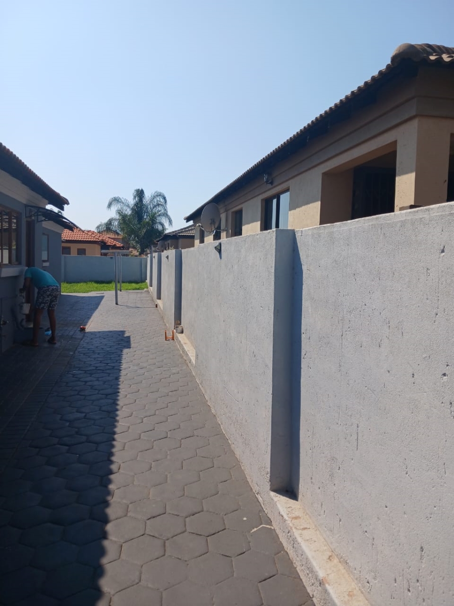 To Let 3 Bedroom Property for Rent in Amandasig Gauteng