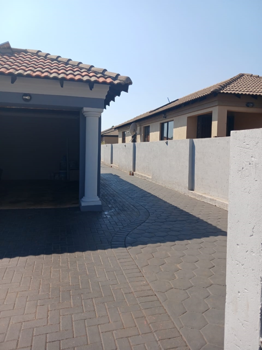 To Let 3 Bedroom Property for Rent in Amandasig Gauteng