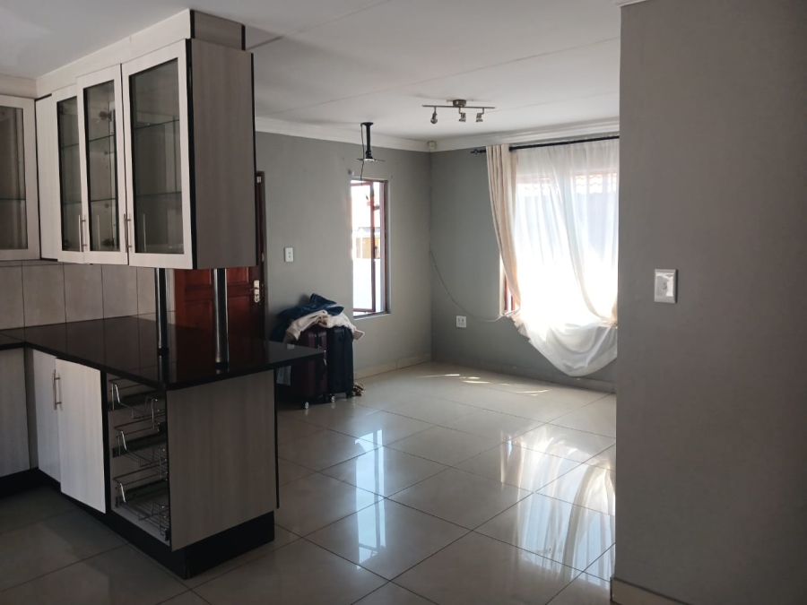 To Let 3 Bedroom Property for Rent in Amandasig Gauteng