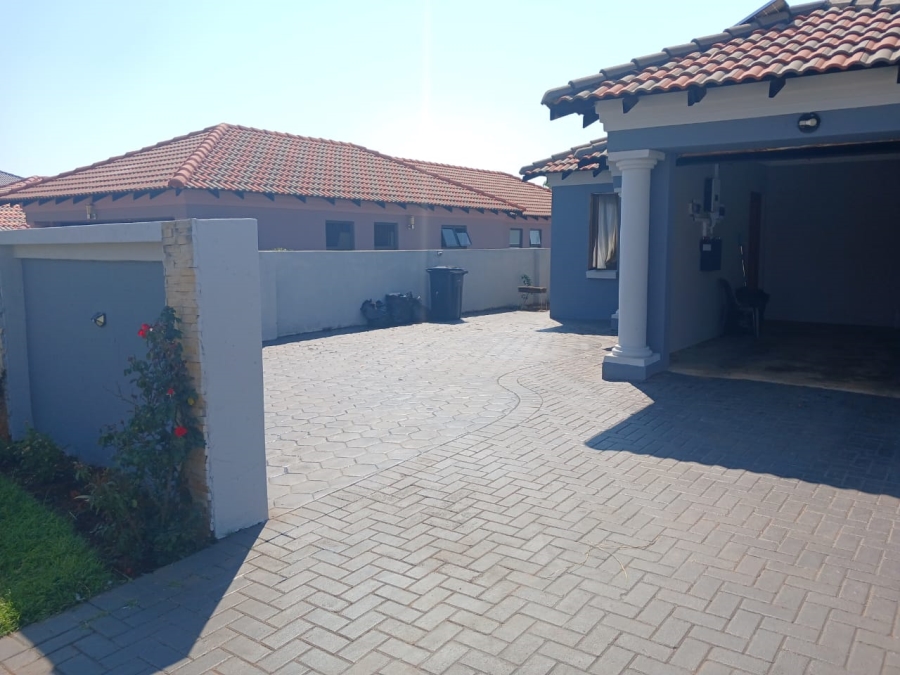 To Let 3 Bedroom Property for Rent in Amandasig Gauteng